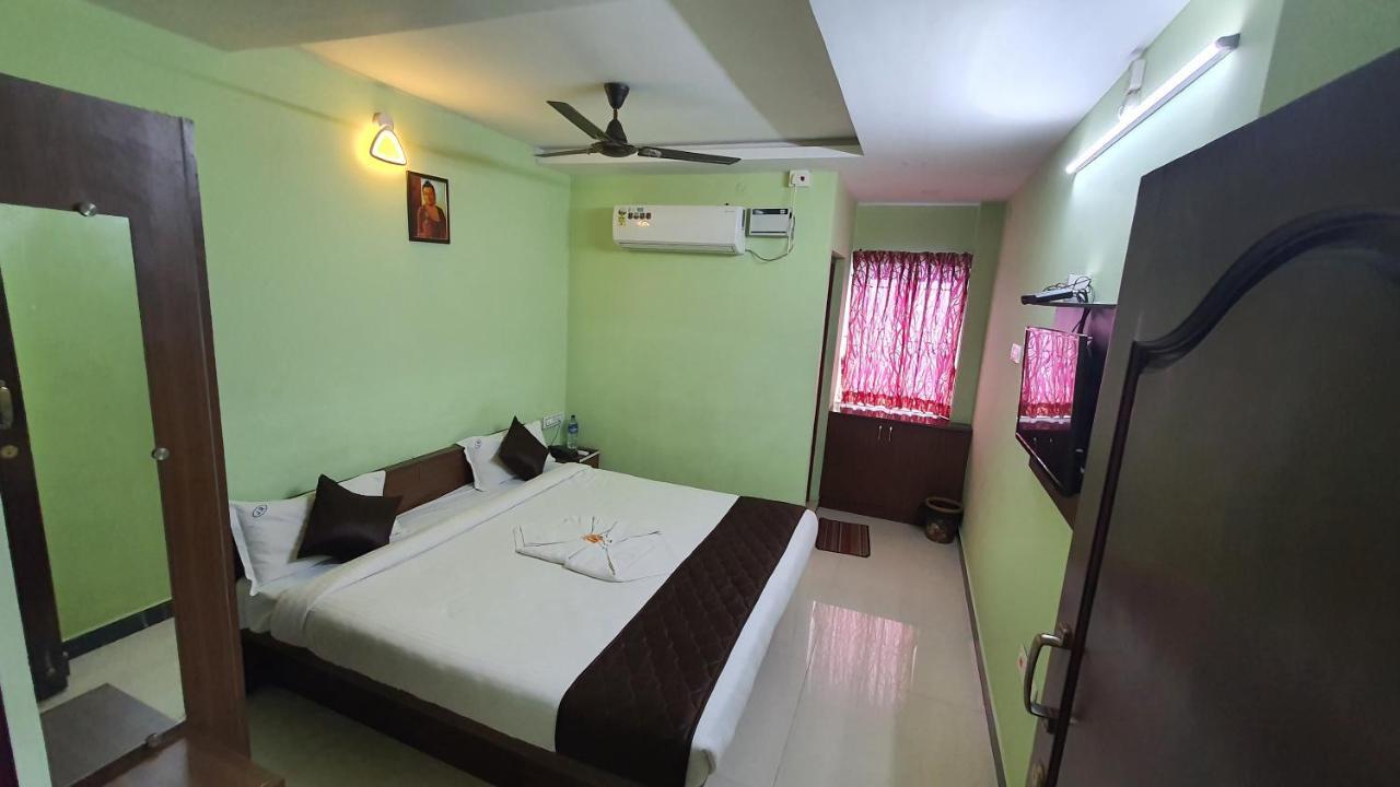 Jr Guest Home Coimbatore Buitenkant foto