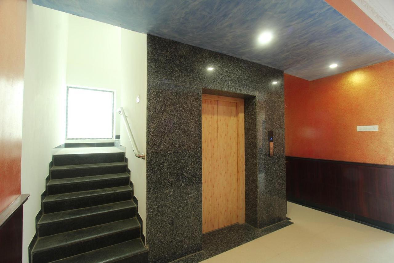 Jr Guest Home Coimbatore Buitenkant foto